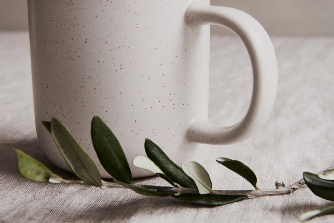 Personalisierte Steinzeug Tasse mit Herz - Jellies Design