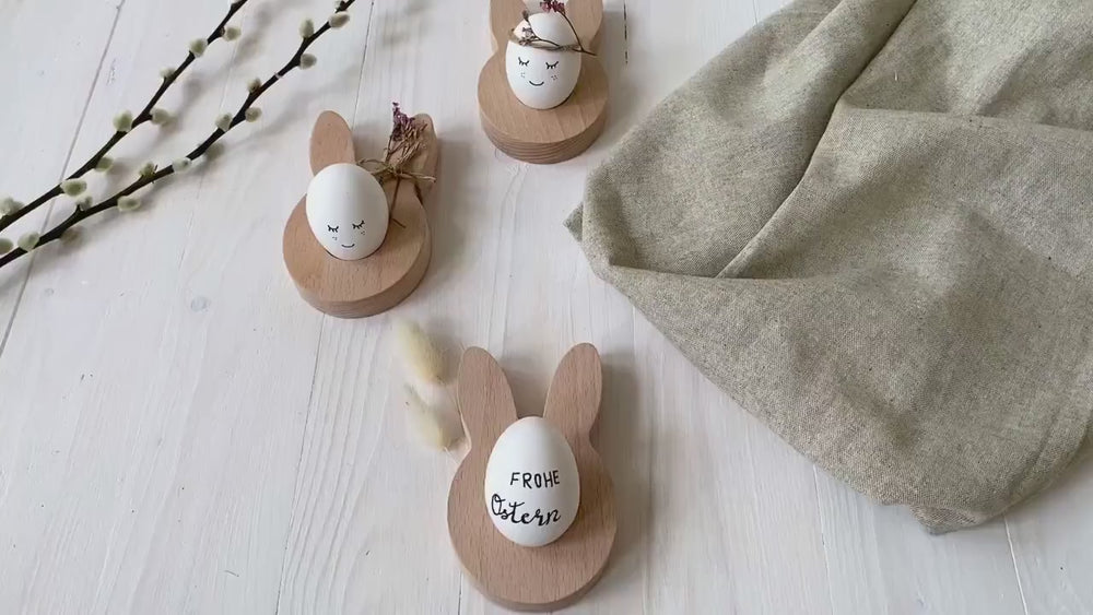 personalisierter Eierbecher aus Massivholz mit Hasenohren | Geschenk zu Ostern | Dekoration Ostern | Minimalistisch | Skandinavisches Design