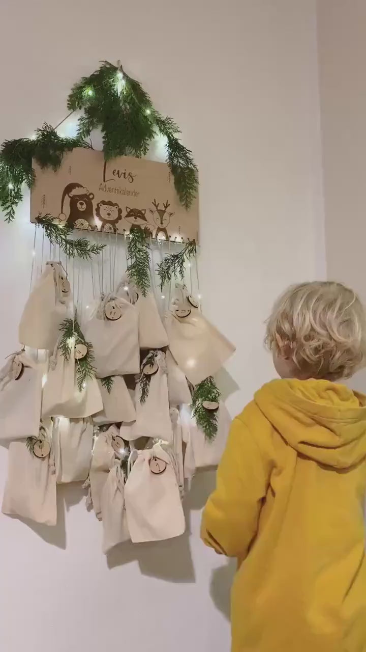 Adventskalender mit Waldtieren personalisiert